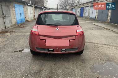 Хэтчбек Renault Megane 2005 в 