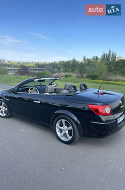 Кабриолет Renault Megane 2003 в 