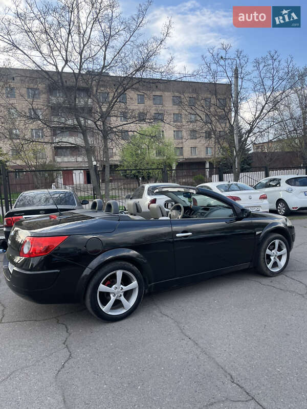 Кабриолет Renault Megane 2003 в 