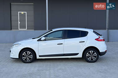 Хэтчбек Renault Megane 2011 в 