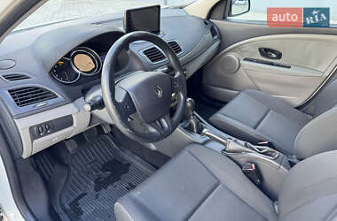Хэтчбек Renault Megane 2011 в 