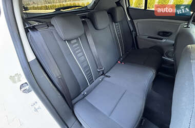 Хэтчбек Renault Megane 2011 в 