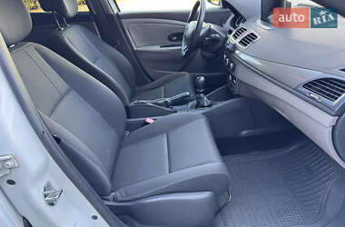 Хэтчбек Renault Megane 2011 в 