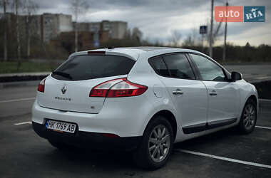 Хэтчбек Renault Megane 2010 в 