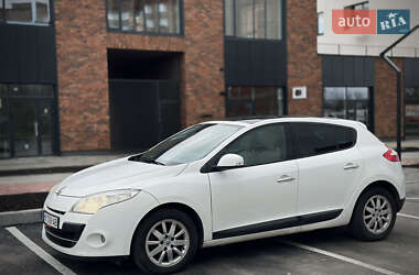 Хэтчбек Renault Megane 2010 в 