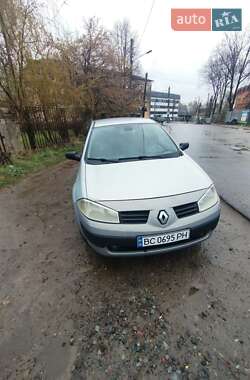 Хэтчбек Renault Megane 2004 в 