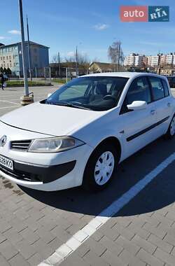 Хэтчбек Renault Megane 2006 в 