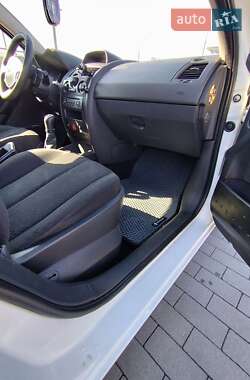 Хэтчбек Renault Megane 2006 в 