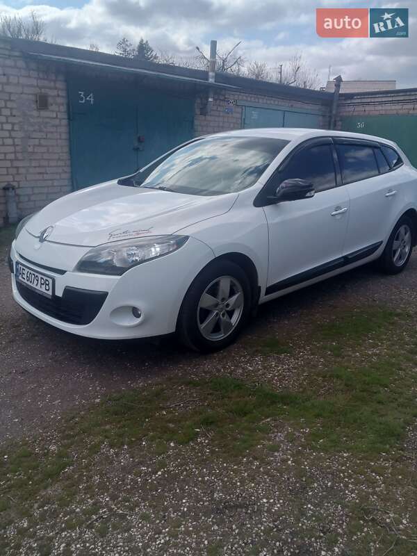 Универсал Renault Megane 2011 в 
