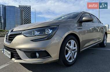 Седан Renault Megane 2018 в 