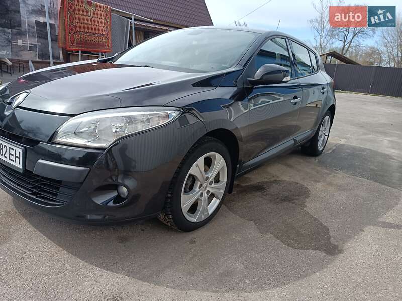Хэтчбек Renault Megane 2009 в 