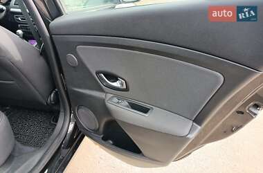 Хэтчбек Renault Megane 2009 в 