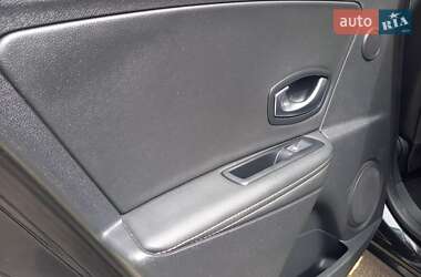 Хэтчбек Renault Megane 2011 в 