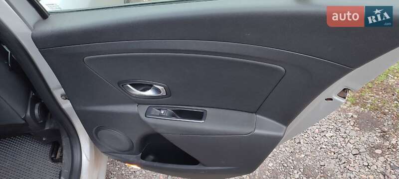 Универсал Renault Megane 2010 в Кривом Роге фото 14 Универсал Renault Megane 2010 в Кривом Роге