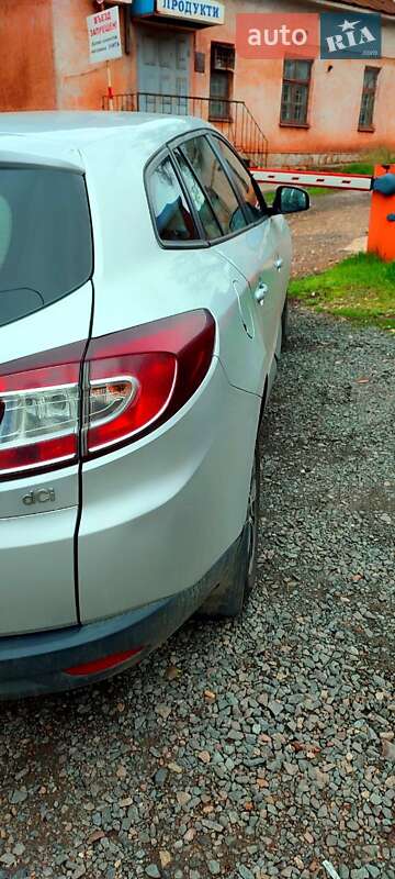 Универсал Renault Megane 2010 в Кривом Роге фото 17 Универсал Renault Megane 2010 в Кривом Роге