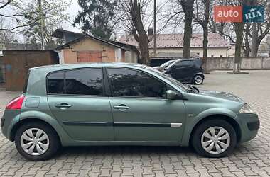 Хэтчбек Renault Megane 2003 в 