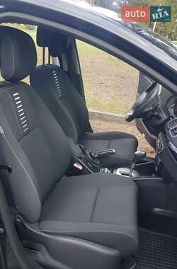 Хэтчбек Renault Megane 2011 в 