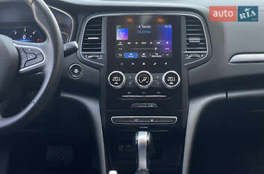 Хэтчбек Renault Megane 2021 в 