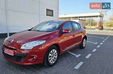 Хэтчбек Renault Megane 2010 в 