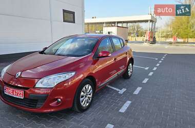 Хэтчбек Renault Megane 2010 в 