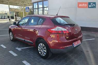 Хэтчбек Renault Megane 2010 в 