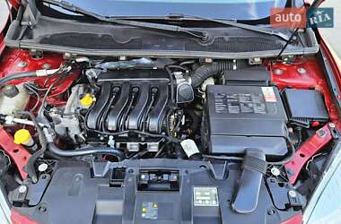 Хэтчбек Renault Megane 2010 в 