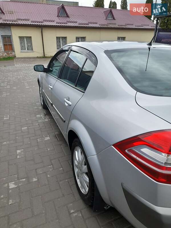Седан Renault Megane 2006 в Остроге
