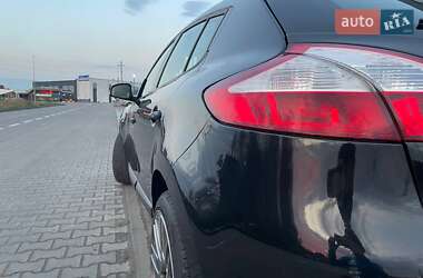 Хэтчбек Renault Megane 2012 в 