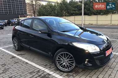 Хэтчбек Renault Megane 2012 в 