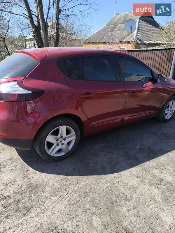 Хэтчбек Renault Megane 2015 в Ахтырке