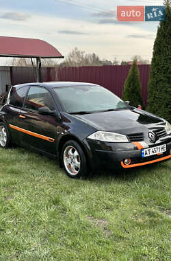 Купе Renault Megane 2004 в 