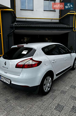 Хэтчбек Renault Megane 2009 в 