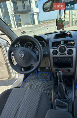 Универсал Renault Megane 2004 в 