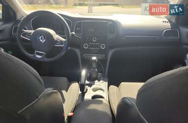 Хэтчбек Renault Megane 2016 в 