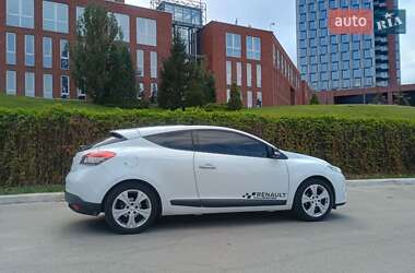 Купе Renault Megane 2009 в 