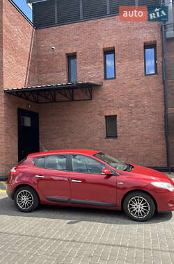 Хэтчбек Renault Megane 2010 в 