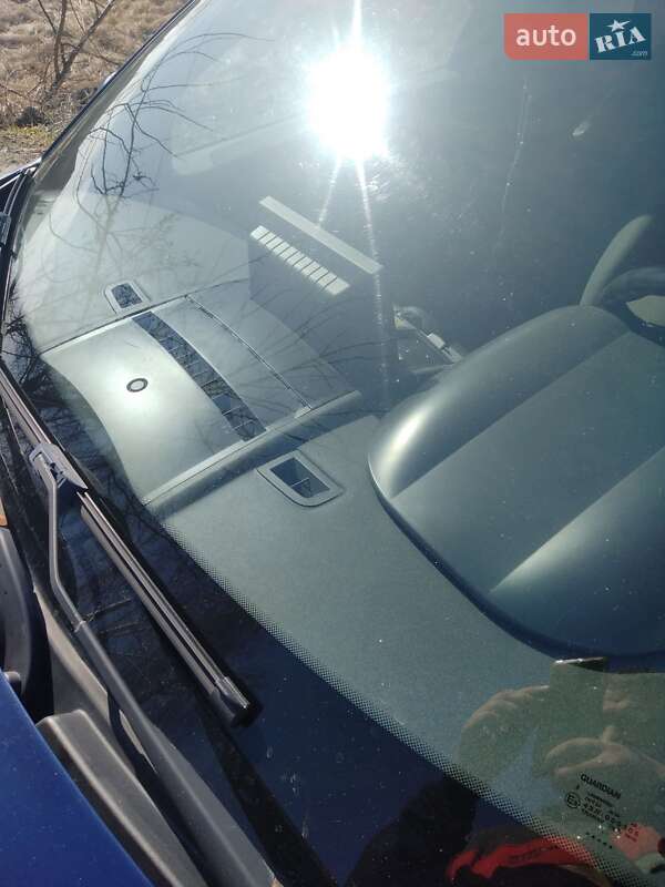 Седан Renault Megane 2004 в Днепре