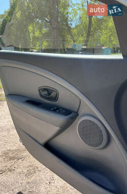 Хетчбек Renault Megane 2010 в 