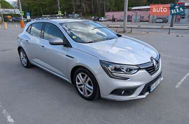 Хэтчбек Renault Megane 2017 в 