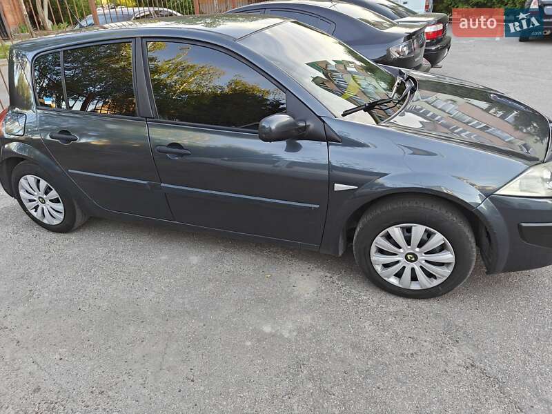 Хэтчбек Renault Megane 2007 в 