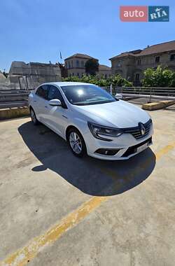 Седан Renault Megane 2016 в 
