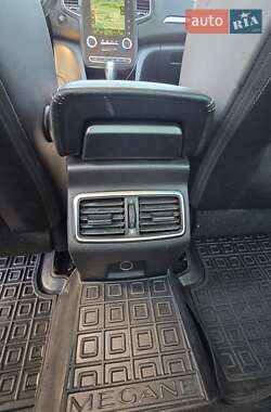 Седан Renault Megane 2016 в 