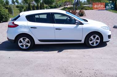 Хетчбек Renault Megane 2012 в 