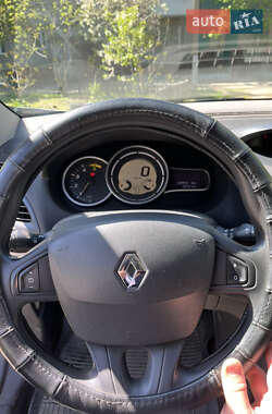 Хетчбек Renault Megane 2010 в 