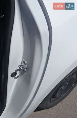 Хэтчбек Renault Megane 2011 в 