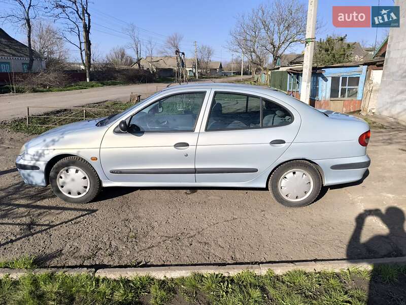 Седан Renault Megane 2003 в Межевой