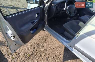 Седан Renault Megane 2003 в 