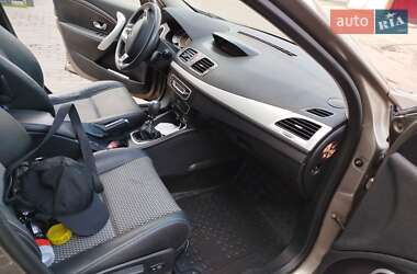Хэтчбек Renault Megane 2010 в 