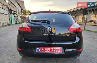 Хэтчбек Renault Megane 2010 в 