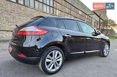 Хэтчбек Renault Megane 2010 в 